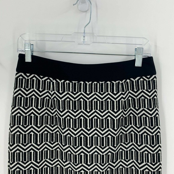 Banana Republic Geo Pencil Straight Skirt Size 0 - Picture 3 of 12